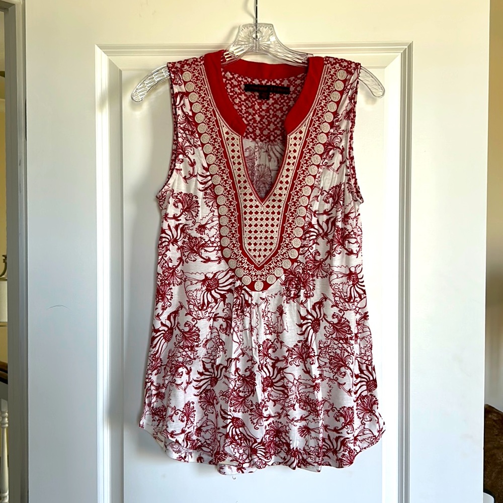 Anthropologie/Common Thread XS red print top excel condition. Gorgeous & unique.
